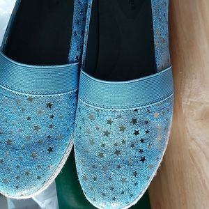 David Tate Espardrilles Shoes, size 8 medium, blue color with gold stars.